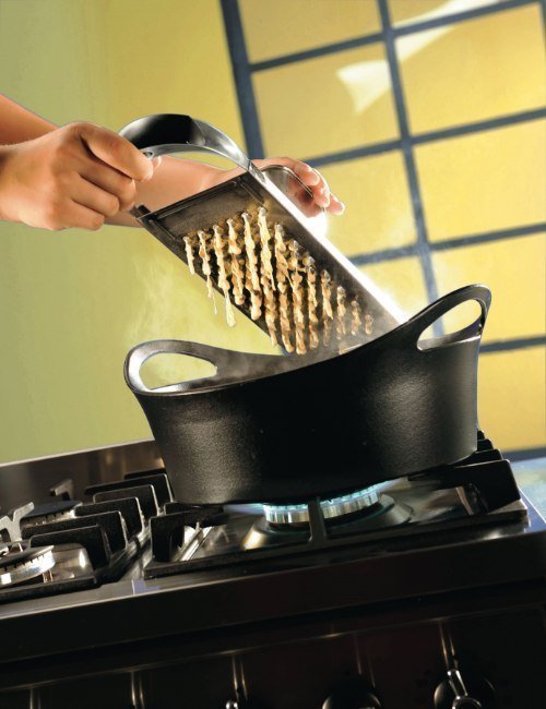 Spaetzle Maker Voor Lange Spaetzle - RVS - TRADIZIONE - Gefu 
